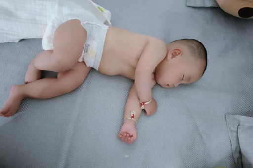 武汉供卵试管机构为什么孕妇脚长湿疹